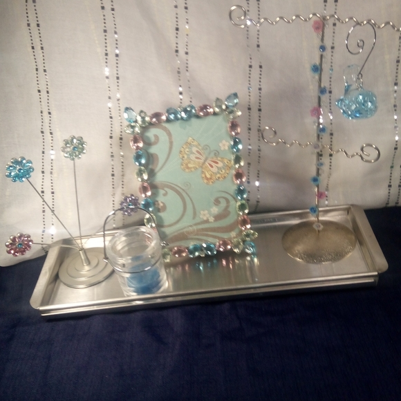 Blingy Girls Vanity Group - Picture 2 of 16